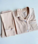 Pijama clásica beige - Imagen 4