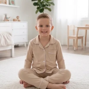 Pijama clásica beige manga larga